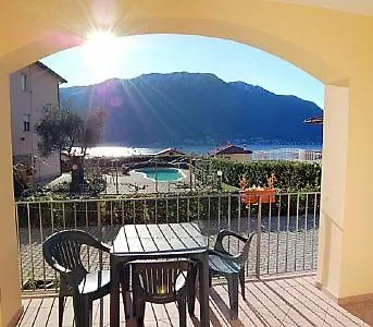Sleeps 4 Pool Wifi * Ossuccio