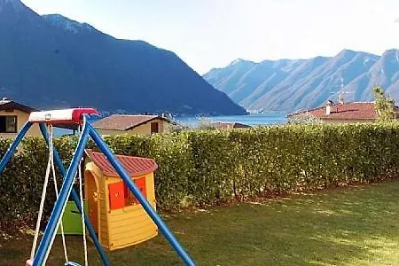 Sleeps 4 Pool Wifi Vila