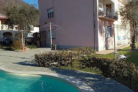 Sleeps 4 Pool Wifi Βίλα Ossuccio